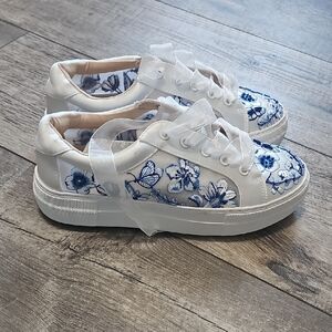 Betsey Johnson nino Blue Plataform Sneakers